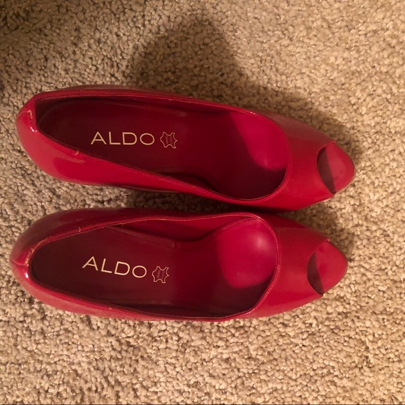 Aldo 4 Inch Red Heels - size 7 - Picture 4 of 5